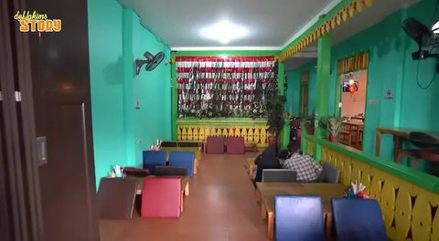 Warung makan ayah Ayu Tingting (Foto: YouTube deHakims Story)