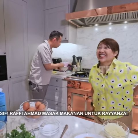 Potret Raffi Ahmad Masak Sendiri Sarapan Untuk Rayyanza, Bingung Cara Nyalakan Kompor Rp2 M yang Dibeli Nagita Slavina