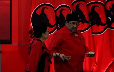 FOTO: Momen Megawati Pidato di HUT ke-52 PDIP, Diwarnai Tangisan Saat Ucap Terima Kasih ke Prabowo