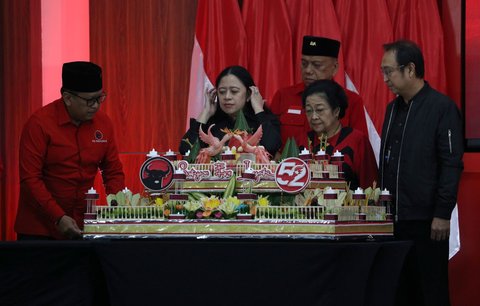 FOTO: Momen Megawati Pidato di HUT ke-52 PDIP, Diwarnai Tangisan Saat Ucap Terima Kasih ke Prabowo