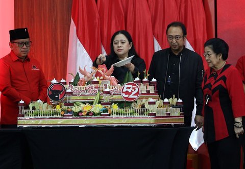 FOTO: Momen Megawati Pidato di HUT ke-52 PDIP, Diwarnai Tangisan Saat Ucap Terima Kasih ke Prabowo