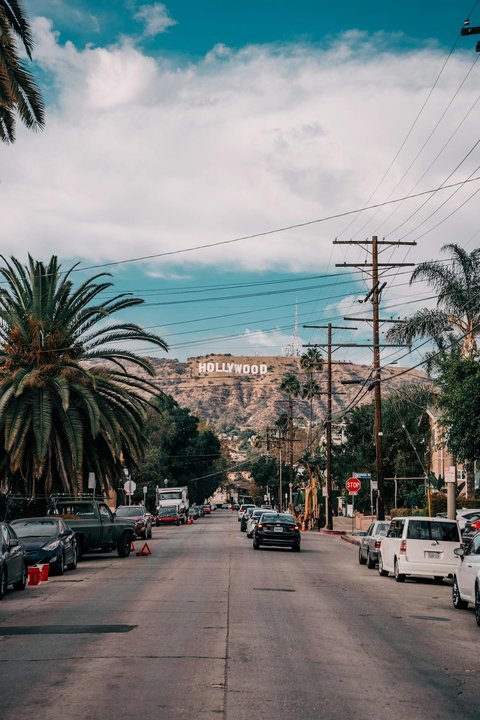 Kebakaran Hutan Los Angeles Sangat Luas, Benarkah Hollywood Sign Ikonis Ikut Terbakar?