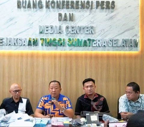 Kadisnakertrans Terjaring OTT Kejari Palembang, Ditemukan Segepok Uang Rp39,2 Juta di Bawah Meja Kerja