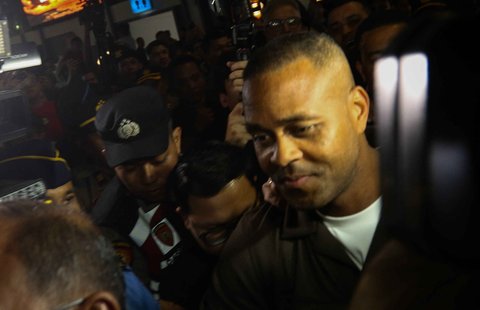Pelatih Timnas Indonesia Patrick Kluivert saat tiba  di Bandara Soekarno-Hatta , Tangerang Banten, Sabtu (11/01/2024).