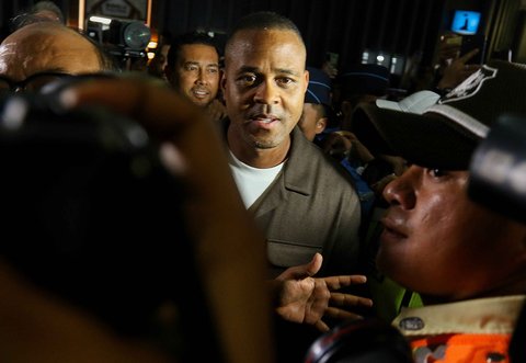 Pelatih Timnas Indonesia Patrick Kluivert saat tiba  di Bandara Soekarno-Hatta , Tangerang Banten, Sabtu (11/01/2024). <br />foto: Liputan6.com/ Herman Zakharia
