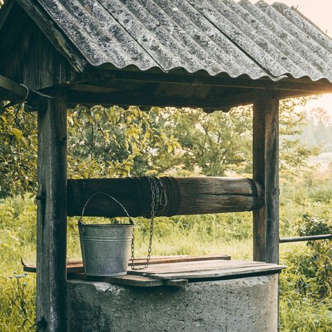 Apakah Boleh Menggunakan Tanah untuk Mandi Junub Jika Air Terbatas?