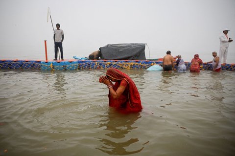 FOTO: Melihat Maha Kumbh Mela 2025, Festival Keagamaan Terbesar Dunia yang Dipadati Jutaan Manusia