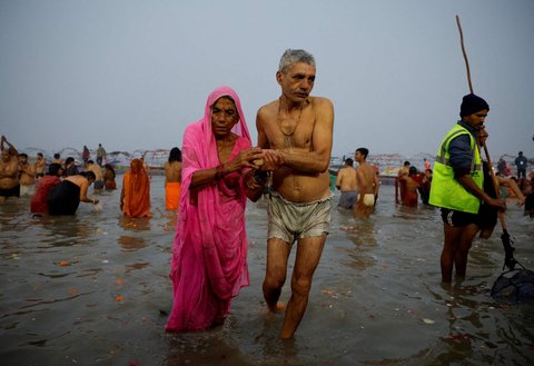 FOTO: Melihat Maha Kumbh Mela 2025, Festival Keagamaan Terbesar Dunia yang Dipadati Jutaan Manusia