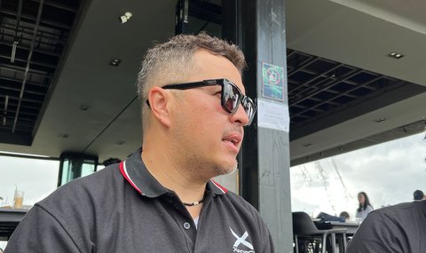 Rifat Sungkar adalah seorang pegiat keselamatan berkendara dan juga seorang pebalap reli di tingkat internasional.