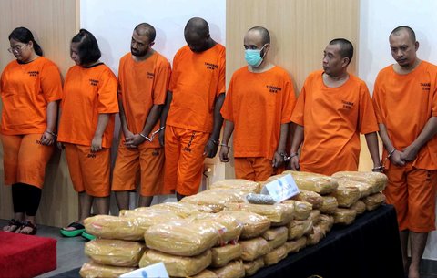 Dia merinci, barang bukti yang diamankan tersebut meliputi 5,26 kg sabu, 50,99 kg ganja, 0,045 kg ganja sintetis (tembakau gorilla), serta 3,9 kg cathinone. Selain itu, terdapat pula 63 butir ekstasi dan 2.680 butir PCC (Paracetamol, Caffeine, Carisoprodol) yang diamankan dari kasus itu.