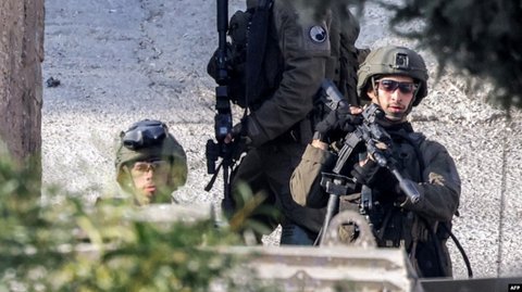 Pada Desember, Hamas mengatakan bahwa meskipun negosiasi terus berlanjut &ldquo;dengan cara yang serius&rdquo;, negosiator Israel telah mengajukan &ldquo;syarat-syarat baru&rdquo; yang menunda tercapainya kesepakatan.
