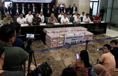 PT AJP merupakan perusahaan properti yang mengelola Hotel Aruss di Semarang. Hasil pengembangan kasus, perusahaan itu diduga menerima aliran dana hasil perjudian online melalui rekening FH, yang juga menjabat sebagai komisaris perusahaan tersebut.