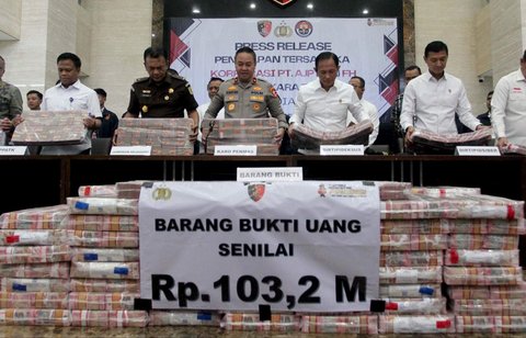 Adapun dana tersebut berasal dari rekening penampungan hasil perjudian online yang dikelola oleh platform seperti Dafabet, Agen 138, dan judi bola.