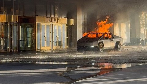 FOTO: Penampakan Tesla Cybertruck Elon Musk Meledak di Hotel Donald Trump