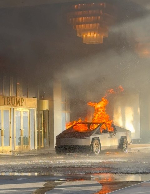 FOTO: Penampakan Tesla Cybertruck Elon Musk Meledak di Hotel Donald Trump