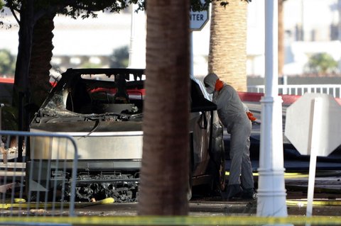 FOTO: Tangguhnya Tesla Cybertruk Masih Kokoh usai Meledak di Hotel Donald Trump, Elon Musk Sebut Penjahat Salah Pilih Mobil