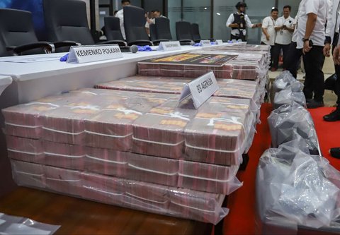 Dalam kasus ini, polisi juga menangkap sedikitnya 11 orang sebagai tersangka.