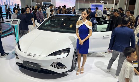 Kemeriahan booth BYD di IIMS 2024 sangat terasa.