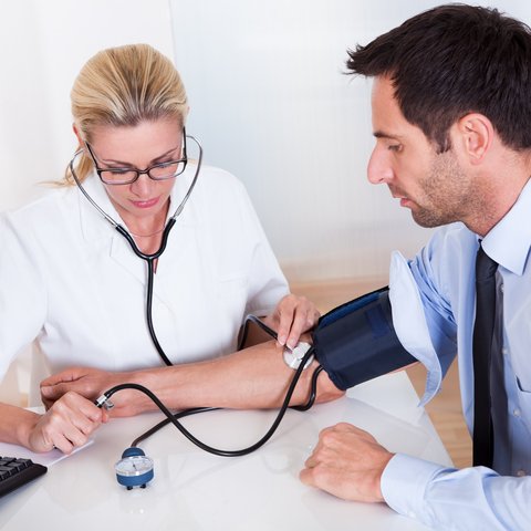 Dianjurkan untuk Kita Rutin Mengecek Tekanan Darah agar Terhindar dari Hipertensi Sekali Setahun (Ilustrasi/iStockphoto)