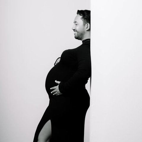 Kiky Saputri Maternity Shoot (instagram/kikysaputrii/windrafotografi).