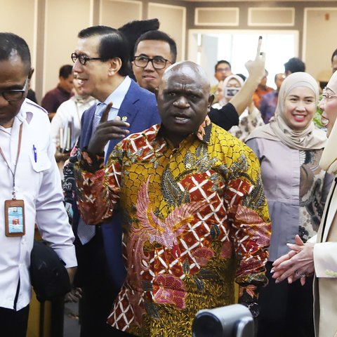 Dari Tukang Parkir ke Menteri HAM RI: Profil Natalius Pigai, Putra Papua yang Menginspirasi