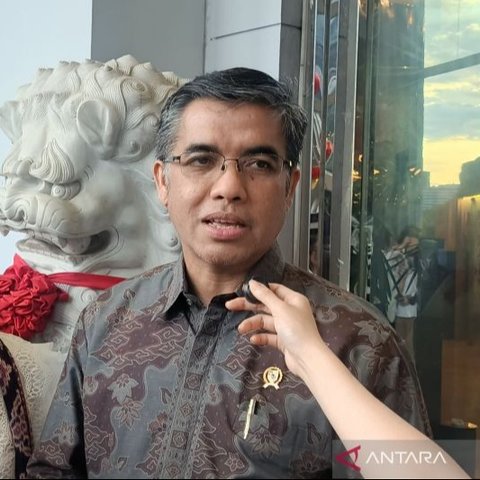 Menaker Yassierli mendorong kurator PT Sritex untuk memastikan keberlanjutan usaha perusahaan tekstil tersebut pasca dinyatakan pailit, dengan koordinasi bersama Kemenko Perekonomian dan monitoring berkelanjutan.