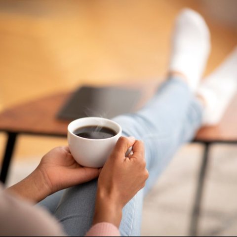 Ketika minum kopi tanpa pemanis, dampaknya menjadi dua kali lipat pada penurunan berat badan.