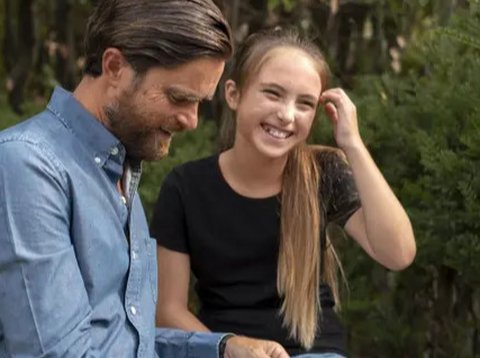 Ilustrasi Peran Ayah dalam Mendidik Anak / by freepik