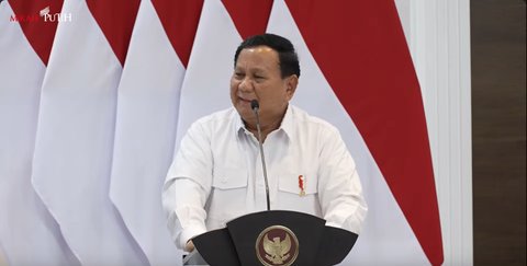 Canda Hangat Prabowo Halus Minta Wartawan Keluar, Singgung Perbedaan Zaman Jokowi depan Gibran di Istana