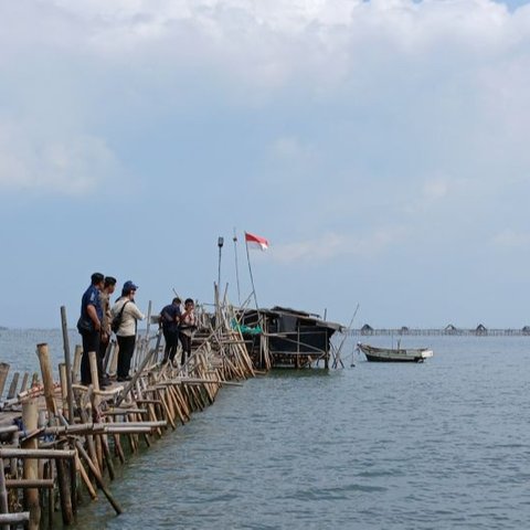 Menteri ATR/BPN, Nusron Wahid, membatalkan 266 SHGB dan 17 SHM ilegal di Pakuhaji, Tangerang, yang diterbitkan atas lahan di luar garis pantai dan melibatkan PT Cahaya Intan Sentosa dan PT Intan Agung Makmur.