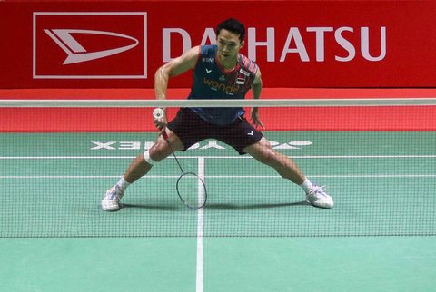 Tunggal putra Indonesia Jonatan Christie saat  mengalahkan Wakil Chinese Taipei Wang Tzu Wei dengan dua game langsung di Istora Senayan, Sabtu (25/1/2025) sore WIB.