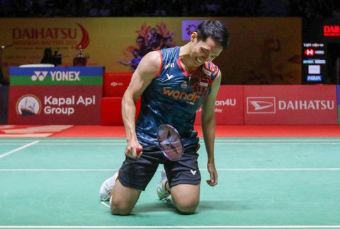 Tunggal putra Indonesia Jonatan Christie saat  mengalahkan Wakil Chinese Taipei Wang Tzu Wei dengan dua game langsung di Istora Senayan, Sabtu (25/1/2025) sore WIB.