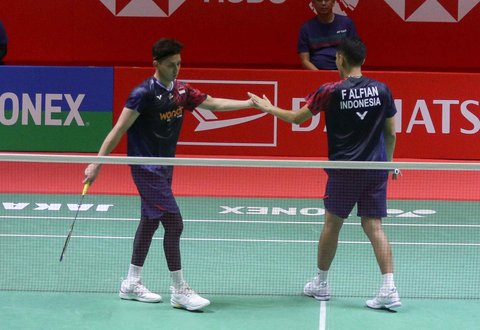 Pebulu tangkis ganda putra Indonesia Fajar Alfian/Muhammad Rian Ardianto saat bertanding melawan pebulu tangkis ganda putra Thailand Kittinupong Kedren/Dechapol Puavaranuk.
