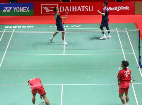 Pebulu tangkis ganda putra Indonesia Fajar Alfian/Muhammad Rian Ardianto saat bertanding melawan pebulu tangkis ganda putra Thailand Kittinupong Kedren/Dechapol Puavaranuk.