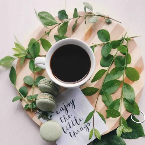 Ilustrasi orang kena kolesterol tinggi karena mengkonsumsi kopi secara berlrbih. (Foto: Unsplash/Gian Cescon)