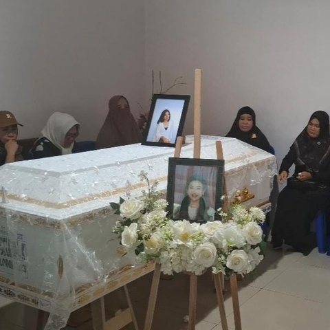 pemakaman pramugari Aulia Belinda korban kebakaran glodok plaza