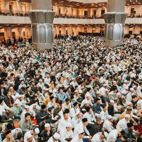 Menag dan pejabat kabinet merah putih hadiri tabligh akbar isra miraj di istiqlal
