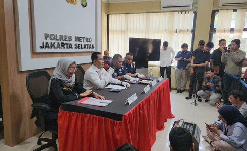 Kasat Reskrim Polres Metro Jakarta Selatan AKBP Bintoro menutup kasus kematian Brigadir RAT karena dipastikan bunuh diri. (Merdeka).
