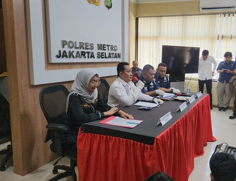 Kasat Reskrim Polres Metro Jakarta Selatan AKBP Bintoro menutup kasus kematian Brigadir RAT karena dipastikan bunuh diri. (Merdeka).