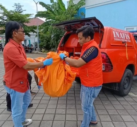 Potongan kepala yang diduga milik Uswatun Khasanah, korban mutilasi dalam kasus koper merah Ngawi, ditemukan di Trenggalek, Jawa Timur, Minggu pagi, setelah penyelidikan intensif oleh Jatanras Polda Jatim.