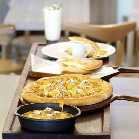 Manis Legit Durian Musang King Berpadu Keju Mozarella dalam Menu Pizza. (Dok: Liputan6.com dyah pamela)