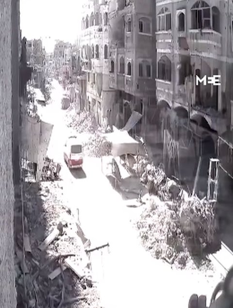 Rekaman Video Israel Mengebom Mobil Ambulans Penuh Pasien di Gaza Utara