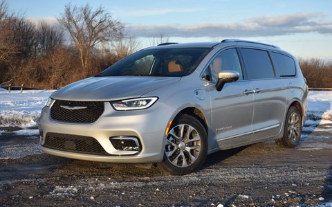 Pacifica dari Chrysler.