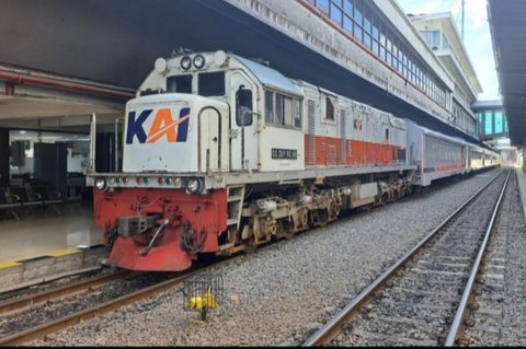 PT KAI Divre I Sumatera Utara telah menjual 31.670 tiket kereta api untuk libur panjang akhir Januari 2025, mendekati 85 persen dari total tiket yang tersedia, dengan berbagai persiapan dilakukan untuk memastikan keamanan dan kenyamanan penumpang.