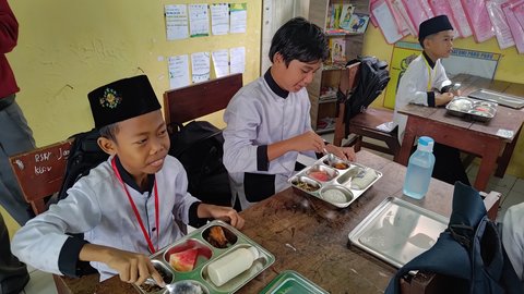 Makan Bergizi Gratis Dimulai Besok, DPR: Program Bagus, Jangan Buat Rakyat Pesimis