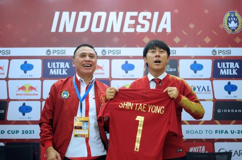 FOTO: Potret Perjalanan Shin Tae-yong Sejak Awal Melatih Timnas Indonesia Hingga Akhirnya Dipecat PSSI