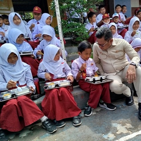 Cerita Gubernur Lemhanas Kaget Lihat Antusias Siswa SD dan SMP saat Dapat Makan Bergizi Gratis