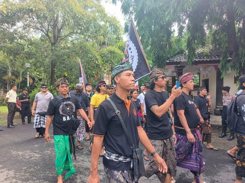 Jerit Warga Bali Sulit Cari Makan di Tanah Sendiri