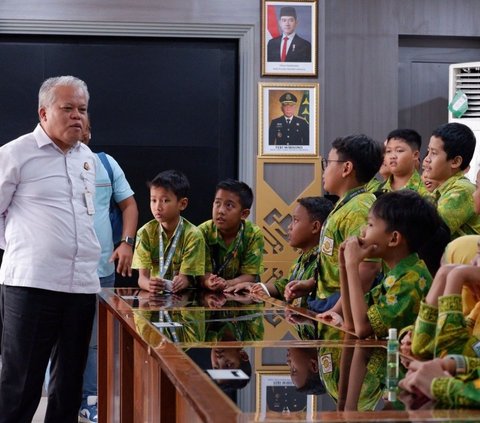 Foto Antusiasme `Adhyaksa Belia` Kala Office Tour di Kejagung