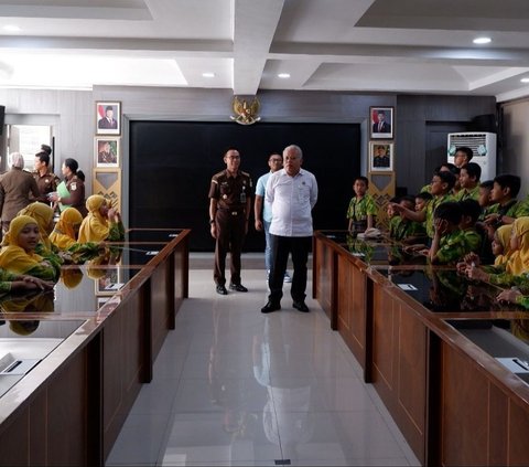 Foto Antusiasme `Adhyaksa Belia` Kala Office Tour di Kejagung